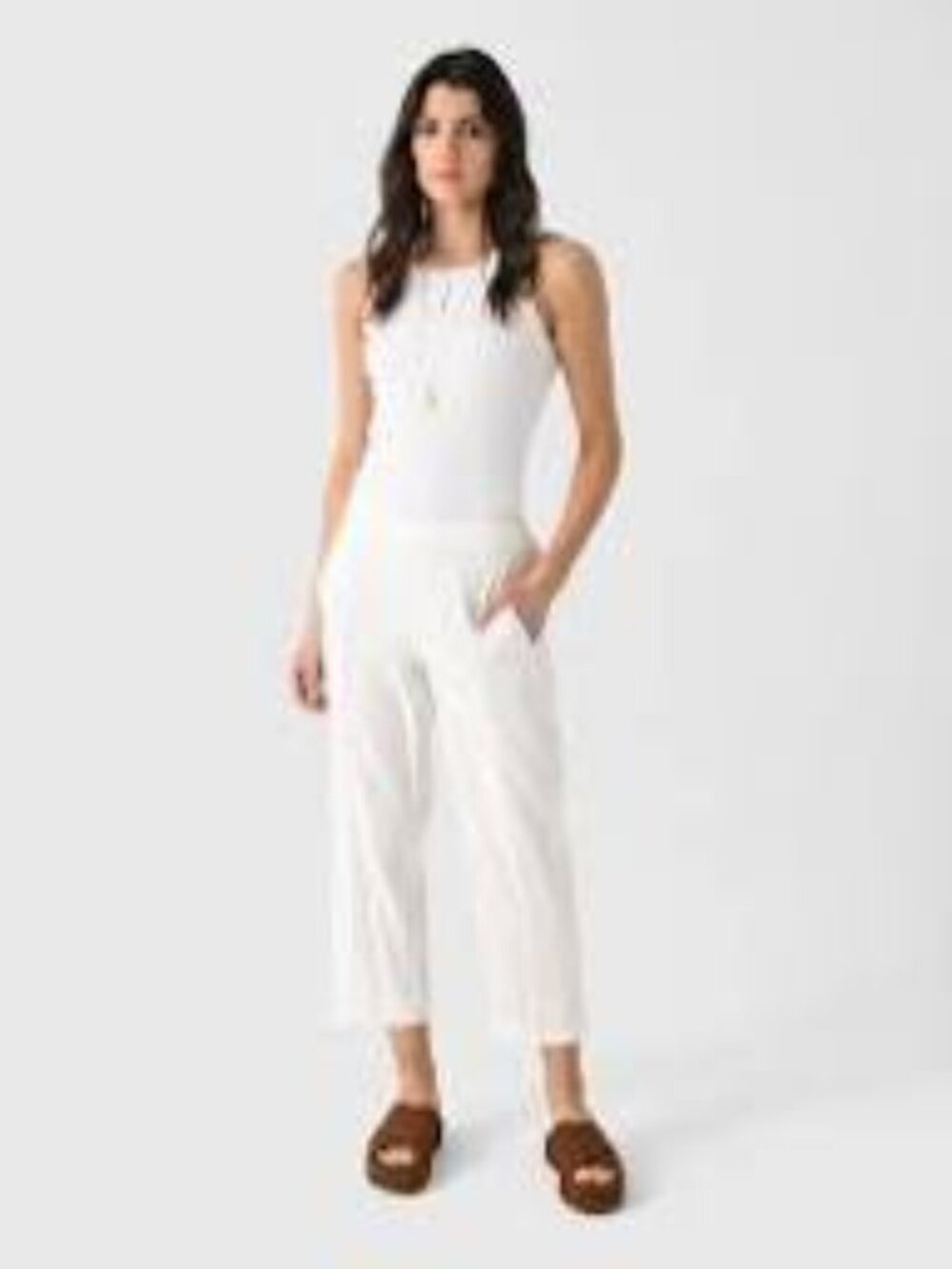 Vince. white pull on blend linen brown trim  ankle pants  size Medium